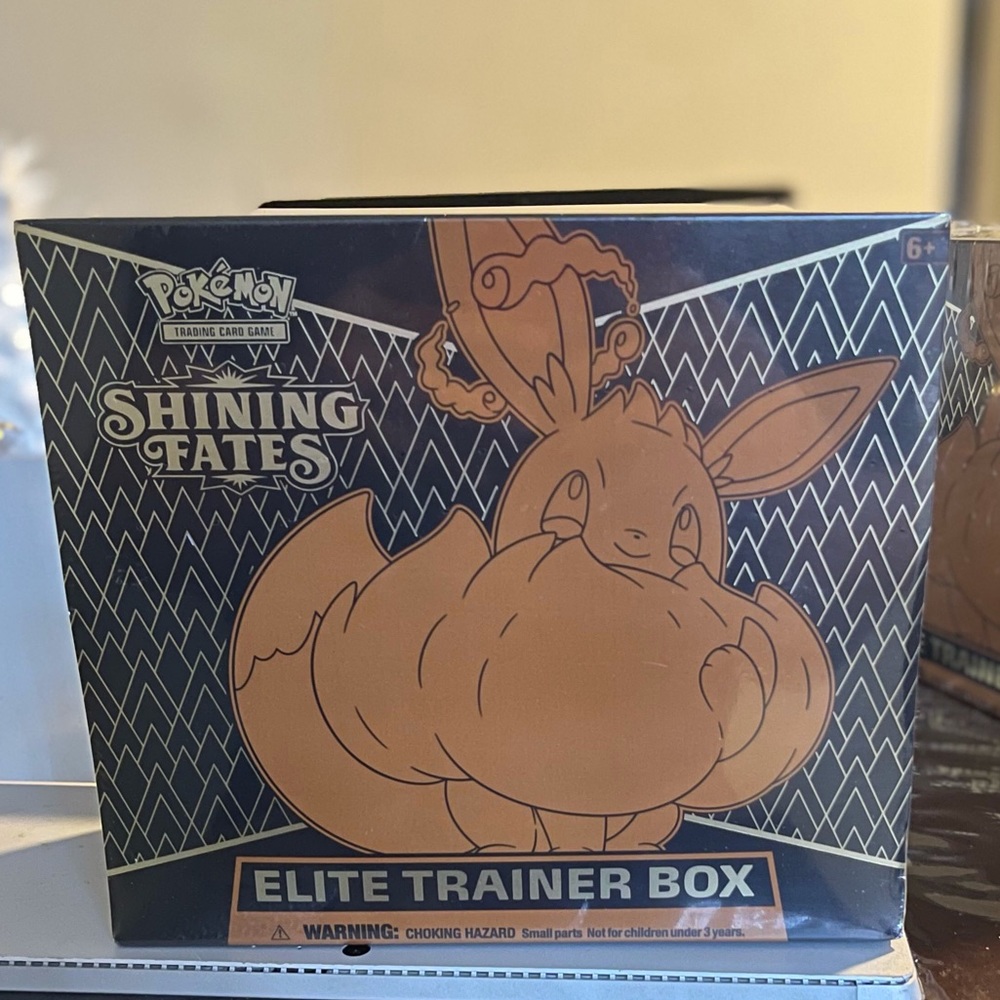 Shining fates   Elite trainer box